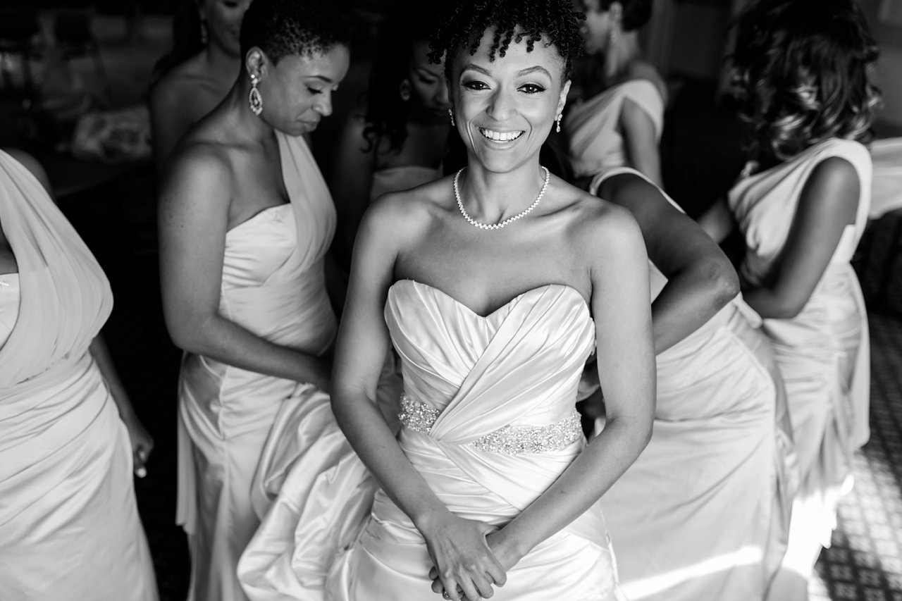 Philadelphia rooftop wedding at Franklin Institute by Elle Danielle Photography